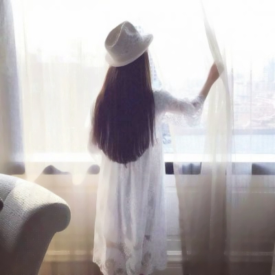 26张高清清新背影女头 氛围感拉满的女生头像合集