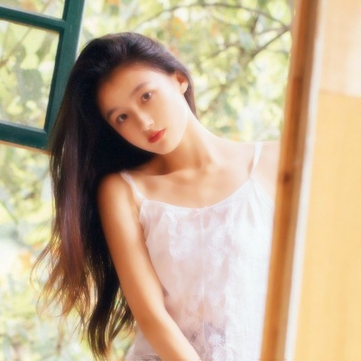 32张高清唯美女生头像合集 适合当头像的好看女生照片