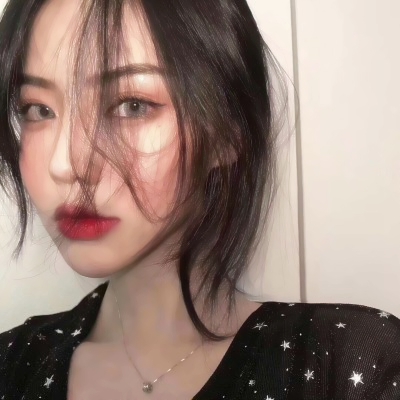 36张潮流女生时尚微信头像 高清又有范
