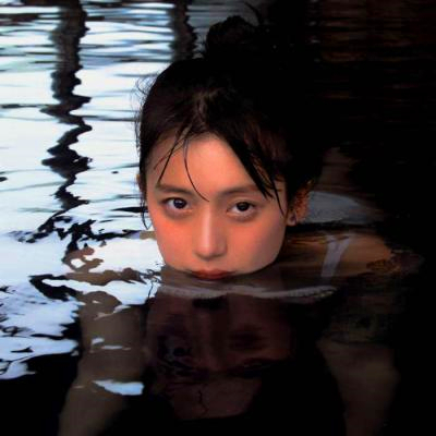 21张高清伤感冷漠风女生QQ头像 好看又有氛围感