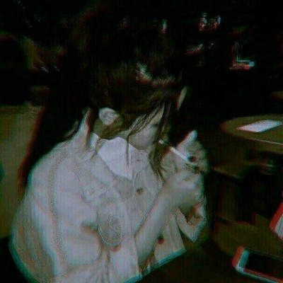 霸气拽酷吸烟女生头像 21张高清好看的女生抽烟头像合集