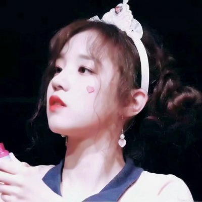 24张高清三人闺蜜唯美头像合集 适合女生用的闺蜜三人组头像