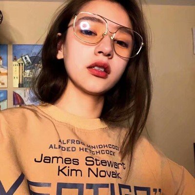 23张温暖清新的黄色系女生头像 高清好看又治愈