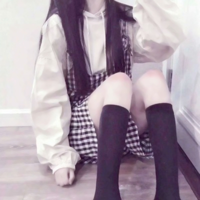 16张只露腿的双人闺蜜部位头像 高清女生头像素材