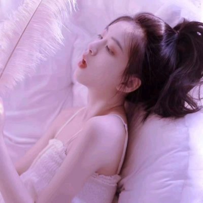 12张干净清爽的白色系清纯女生QQ头像合集