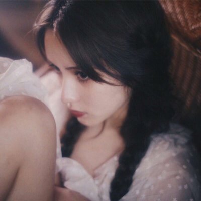 17张高清女王范性感潮流女头像 氛围感拉满
