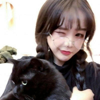 20张高清可爱风圆框眼镜女生头像合集