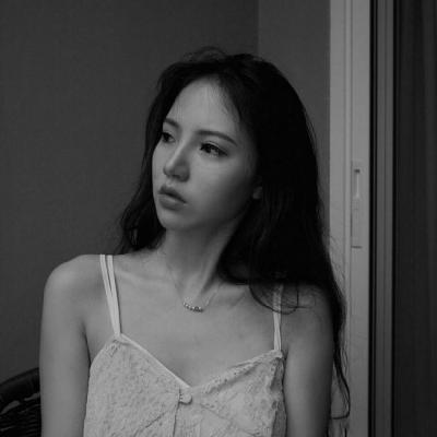 女生冷漠黑白头像 18张高清好看的孤傲款头像合集