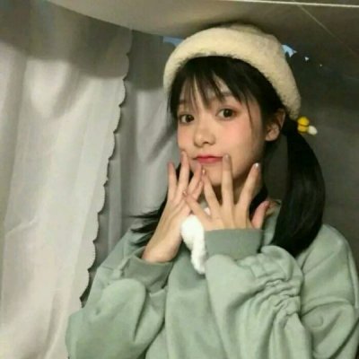 22张高清潮范儿女生头像 酷感拉满的个性头像合集