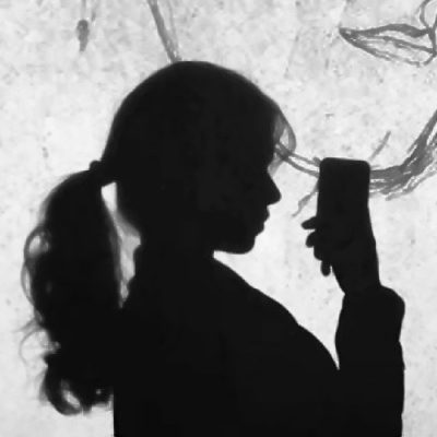 12张高清超酷黑白女生头像 直接存就能用