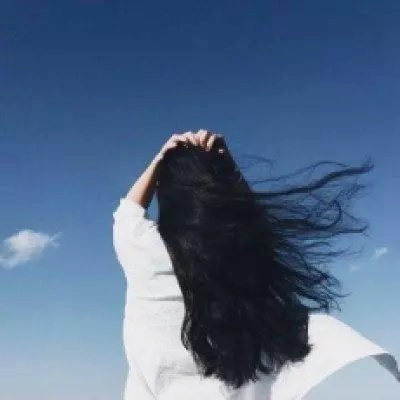 12张超绝淡蓝色小清新女生头像，氛围感直接拉满
