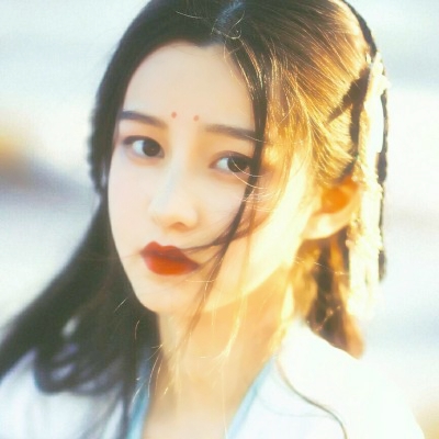 32张高清唯美女生头像合集 适合当头像的好看女生照片