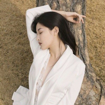 17张高清意境唯美女生QQ头像，氛围感拉满直接用