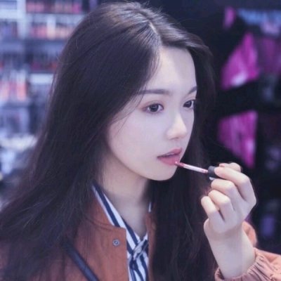 22张超拽冷酷女生头像合集 气场拉满的霸气小姐姐头像