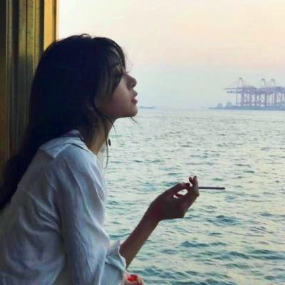 21张高清伤感冷漠风女生QQ头像 好看又有氛围感