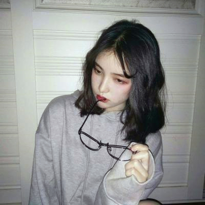 21张高清伤感冷漠风女生QQ头像 好看又有氛围感