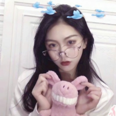 20张高清可爱风圆框眼镜女生头像合集