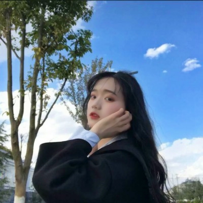 15张简约干净的女生唯美微信头像 高清无水印