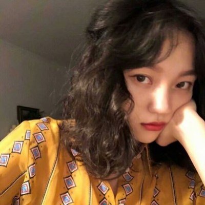 23张温暖清新的黄色系女生头像 高清好看又治愈