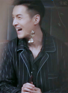 胡歌开怀大笑动图合集