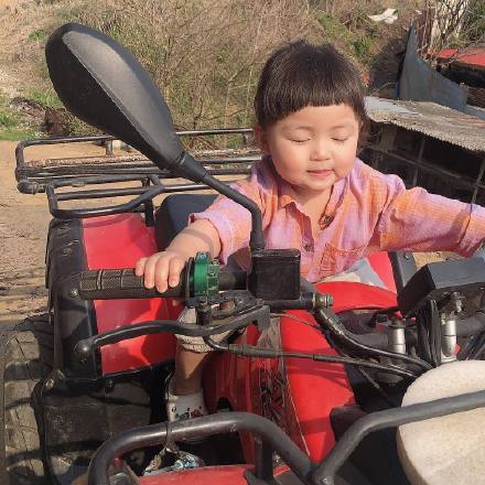 圆滚滚超可爱！罗熙最新日常照片来啦