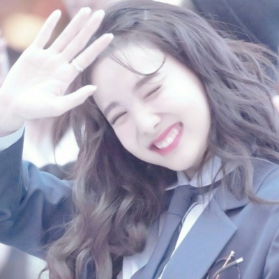 13张高清可爱女生网图头像合集 软萌氛围感拉满