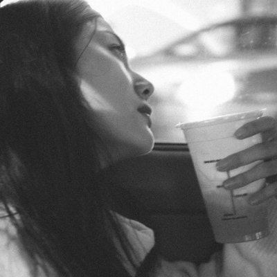 21张氛围感拉满的意境女生头像 高清好看又治愈