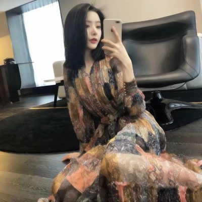 16张高清时尚潮酷女生头像 适合当QQ头像的潮流女生图