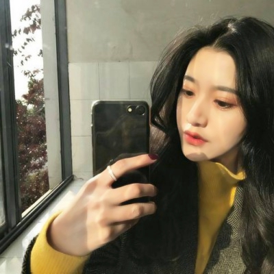 24张高清女生眼神迷茫头像合集