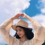 20张高清治愈感拉满的蓝天女生头像 每一张都超适合当头像