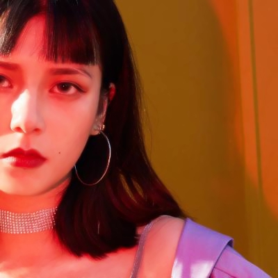 24张气质不土气的时尚女生微信头像合集