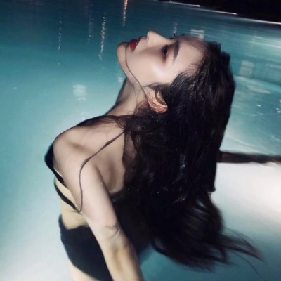 16张高清时尚潮酷女生头像 适合当QQ头像的潮流女生图