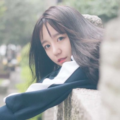 17张高清意境唯美女生QQ头像，氛围感拉满直接用