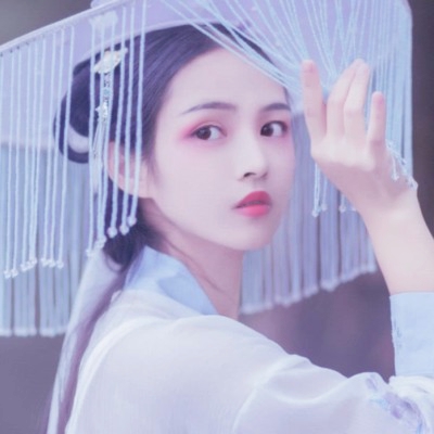 10张带感的忧伤古风女生真人头像