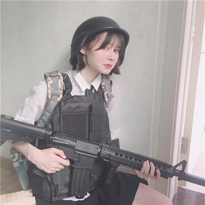 女生拿枪吃鸡头像合集 22张超酷高清游戏头像