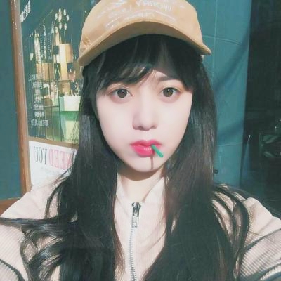 21张清新脱俗女生头像合集 简单干净又好看的网红款头像