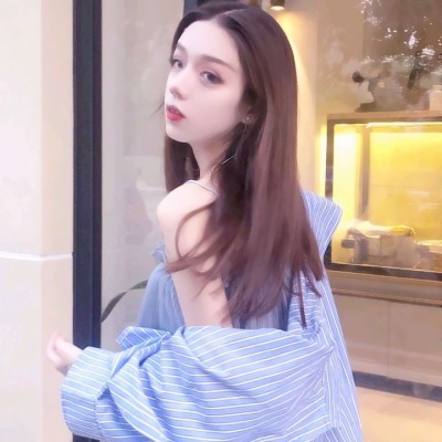 30张高清火辣女生身材头像 女生性感头像合集