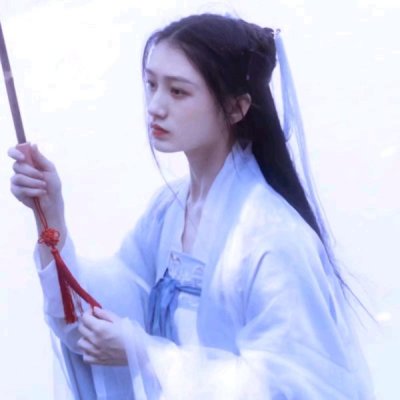 12张干净清爽的白色系清纯女生QQ头像合集