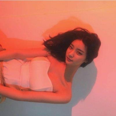 红色系高冷霸气女生头像合集 14张高清大图来啦