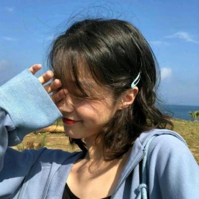 24张小清新蓝色系女生头像 高清淡蓝色背景女头合集