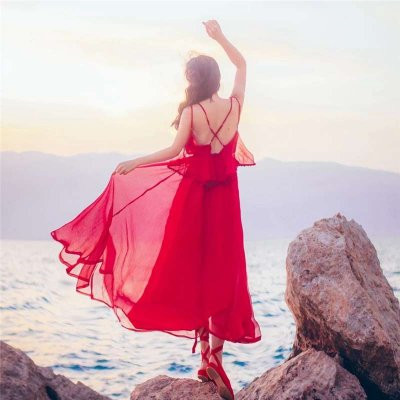20张高清海边女生背影头像 适合当微信头像的氛围感美图