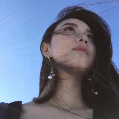 24张小清新蓝色系女生头像 高清淡蓝色背景女头合集