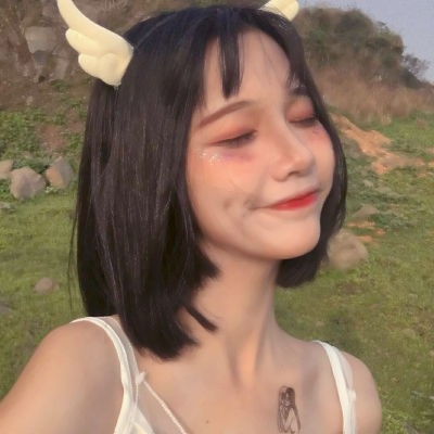 不想用烂大街款？26张有格调的女生微信头像来了