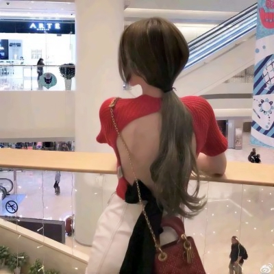 30张高清火辣女生身材头像 女生性感头像合集