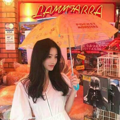 女生红色系QQ头像来啦！16张高清时尚范的潮流女头合集