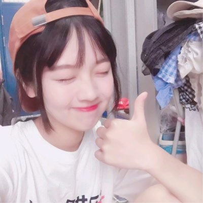 30张高清好看的个性时尚美女头像合集