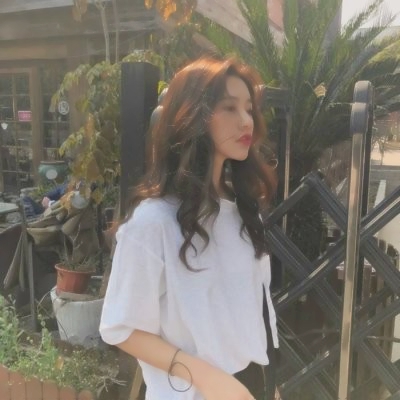 15张高清好看的森系文艺女生微信头像，清新感拉满
