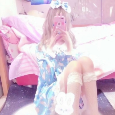 16张可爱手机控女生头像 高清又好看