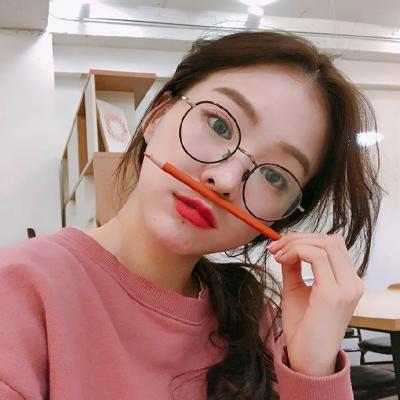 24张高清可爱萌系真人女生头像合集