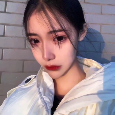 16张高清时尚潮酷女生头像 适合当QQ头像的潮流女生图